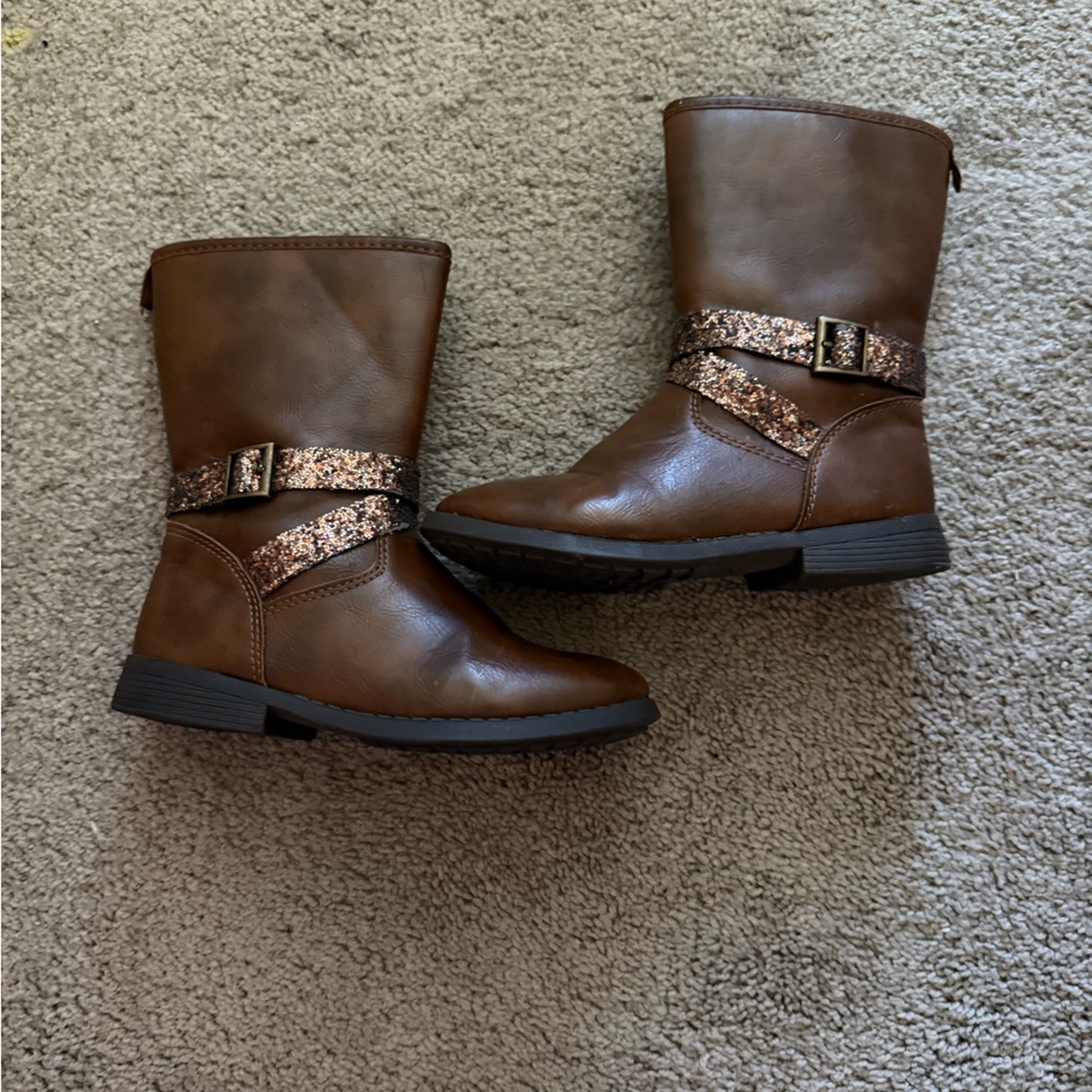 Kids brown boots